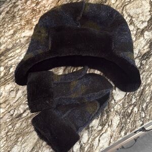 Ugg Wool Trapper Black and Blue Fuzzy Hat and Mittens Set